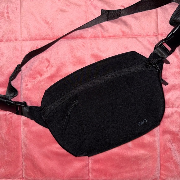 Black Sling Bag - Fanny Pack - Picture 4 of 11